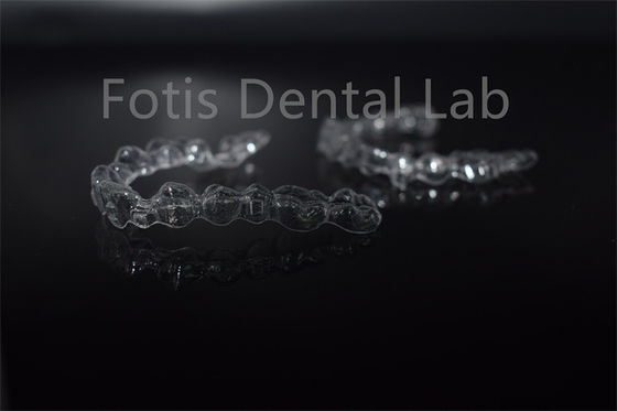 Verwijderbare tanden Onzichtbare aligners Onzichtbare beugels Aanpassing